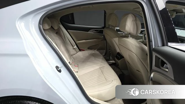 Genesis The New G70 2022 Цвет галактики из Кореи, фото 2