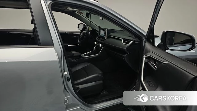 Toyota RAV4 5th Generation 2021 Серебряный из Кореи, фото 2