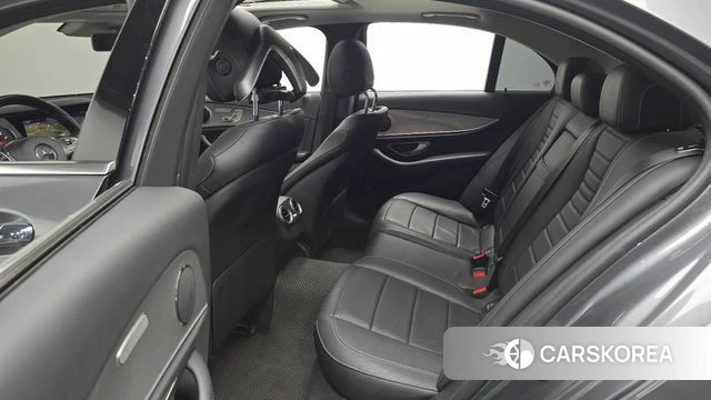 Mercedes-Benz E-Class W213 2018 Серый из Кореи, фото 2