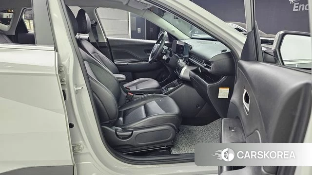 Hyundai Kona Electric (SX2) 2023 Серебристо-серый из Кореи, фото 2