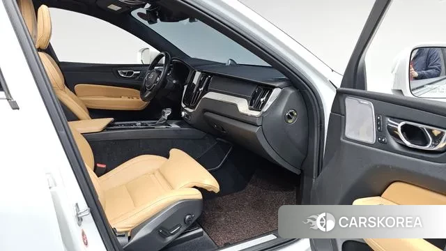 Volvo XC60 second Generation 2019 Белый из Кореи, фото 2