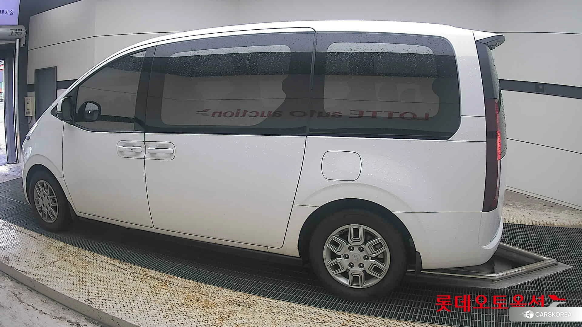 Hyundai Staria 2022 Белый из Кореи, фото 2