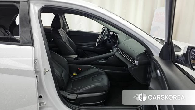 Hyundai The New Avante (CN7) 2024 Белый из Кореи, фото 2