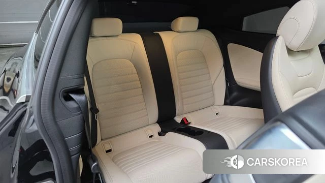 Mercedes-Benz C-Class W205 2023 Черный из Кореи, фото 2