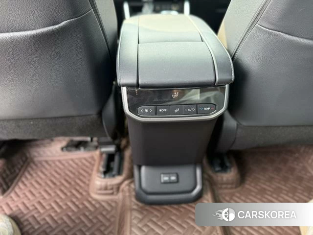 Toyota Crown 2023 Черный из Китая, фото 2
