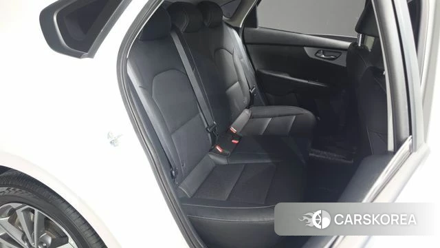 Kia The New K3 2nd generation 2022 Белый из Кореи, фото 2
