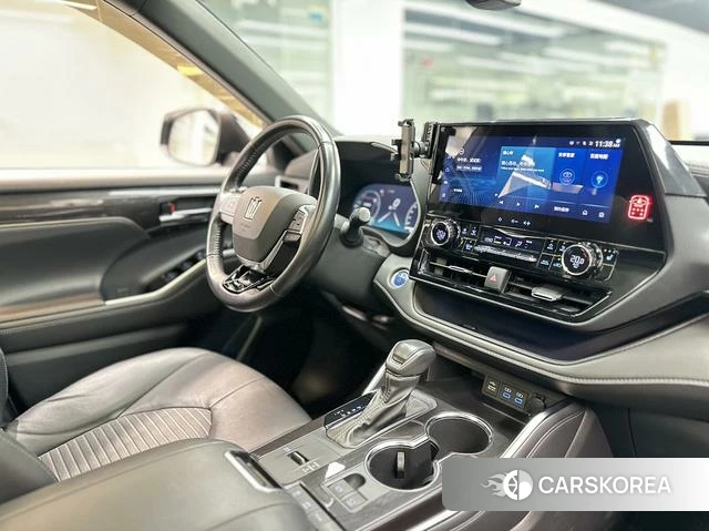 Toyota Crown 2021 Черный из Китая, фото 2