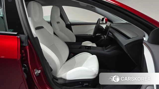 Tesla Model 3 2026 Красный из Кореи, фото 2