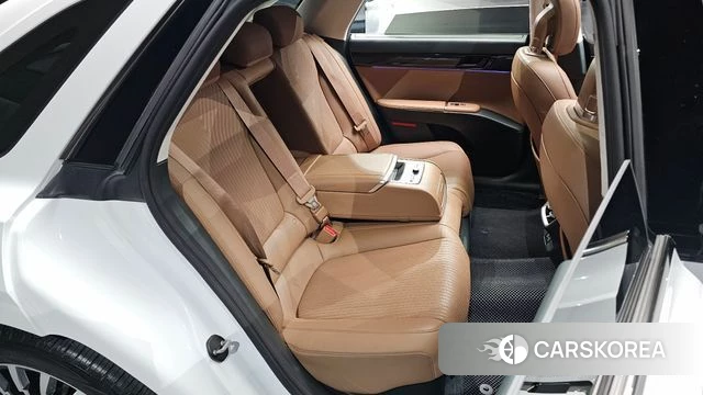 Hyundai Grandeur Hybrid (GN7) 2023 Белый из Кореи, фото 2