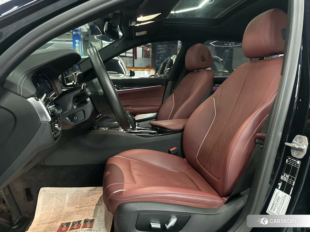 BMW 5 series 2021 Черный из Китая, фото 2