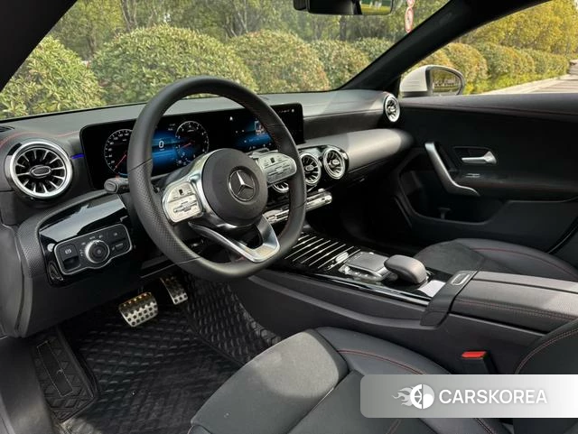 Mercedes-Benz CLA 2023 Белый из Китая, фото 2