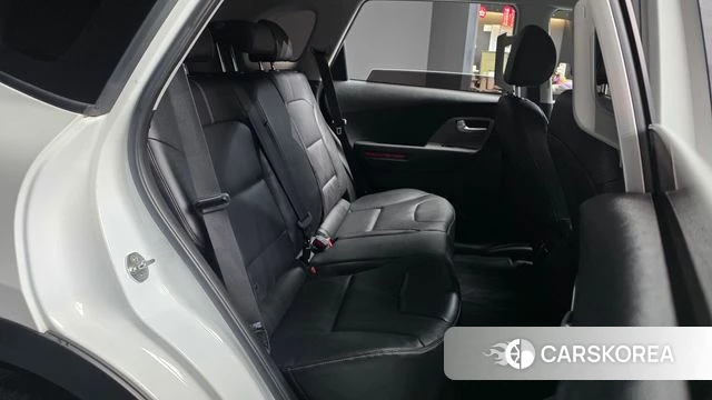 Kia Niro Plus 2022 Белый из Кореи, фото 2