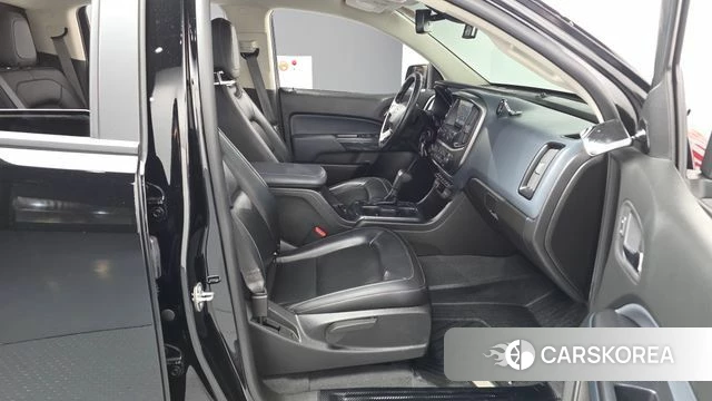 Chevrolet (GM Daewoo) Real New Colorado 2021 Черный из Кореи, фото 2