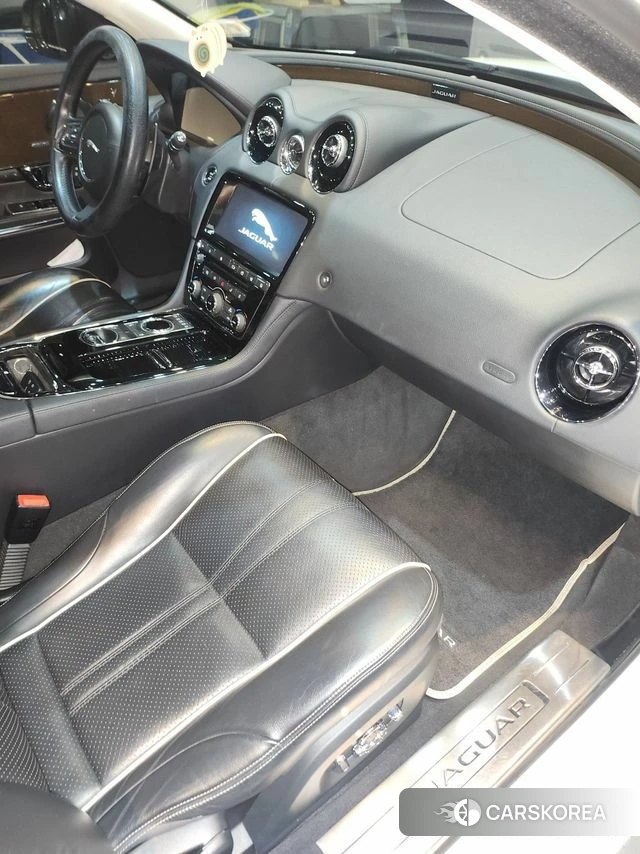 Jaguar All New XJ 2019 Белый из Кореи, фото 2