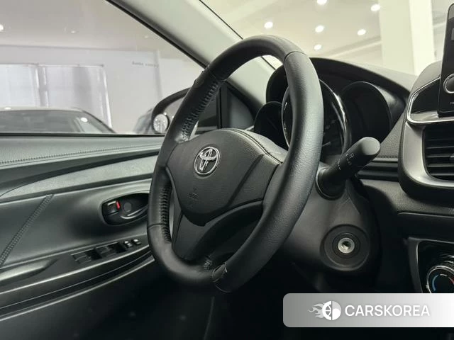 Toyota Yaris L 2021 Белый из Китая, фото 2