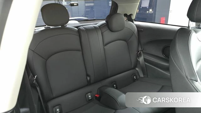 Mini Cooper 2023 Серебристо-серый из Кореи, фото 2