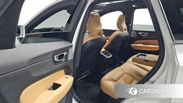 Volvo XC60 second Generation 2021 Белый из Кореи, фото 2
