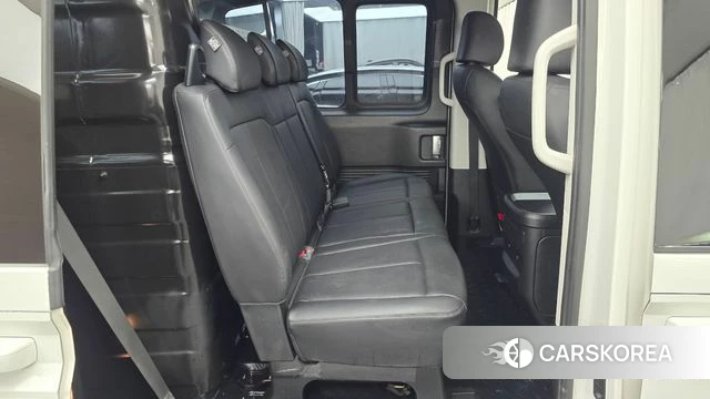 Hyundai Staria 2023 Белый из Кореи, фото 2
