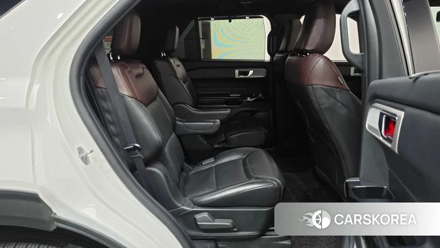 Ford Explorer 6th Generation 2021 Белый из Кореи, фото 2