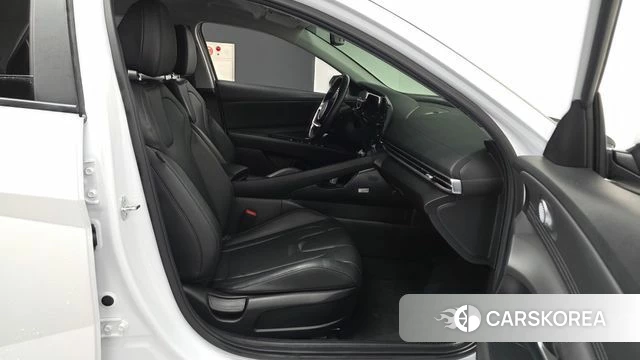 Hyundai The New Avante (CN7) 2024 Белый из Кореи, фото 2