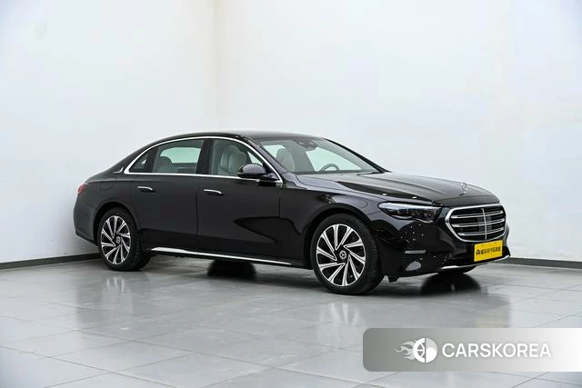 Mercedes-Benz E-Class 2024 Красный из Китая, фото 2