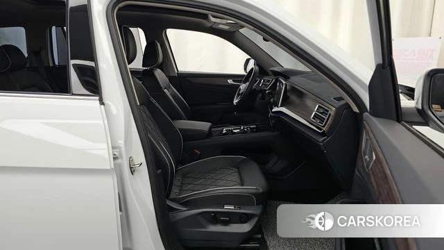 Volkswagen Atlas 2025 Белый из Кореи, фото 2