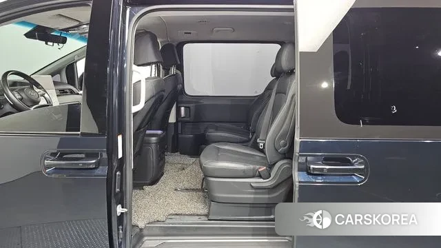 Hyundai Staria 2022 Черный из Кореи, фото 2