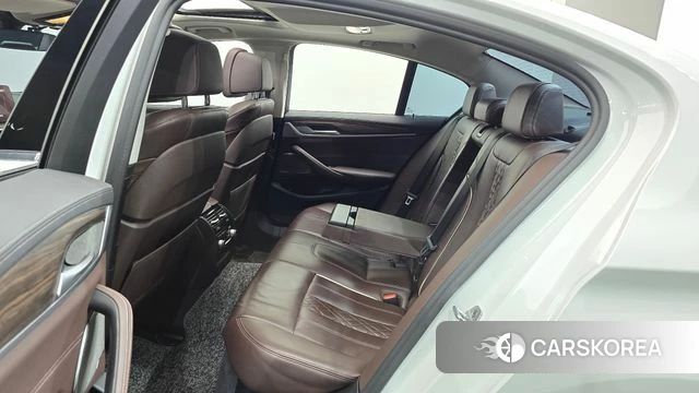 BMW 5 Series (G30) 2020 Белый из Кореи, фото 2
