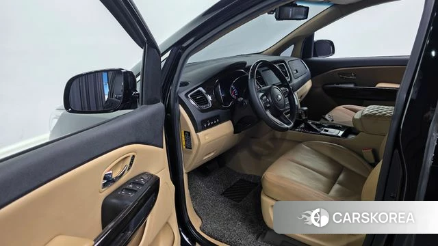 Kia The New Carnival 2019 Черный из Кореи, фото 2