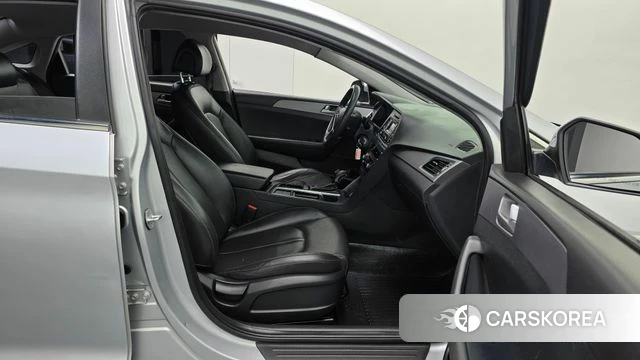 Hyundai LF Sonata 2019 Серебристо-серый из Кореи, фото 2