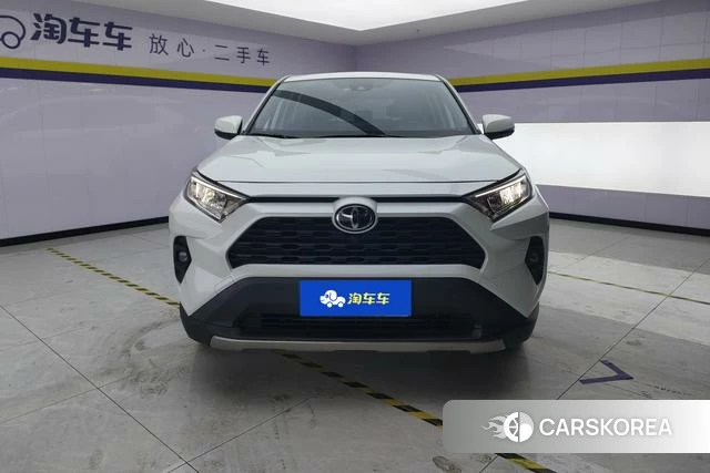 Toyota RAV4 2024 Белый из Китая, фото 2
