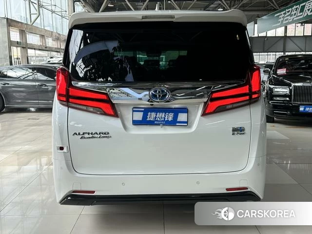 Toyota Alphard 2021 Белый из Китая, фото 2