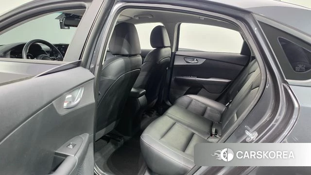 Kia The New K3 2nd generation 2022 Серый из Кореи, фото 2