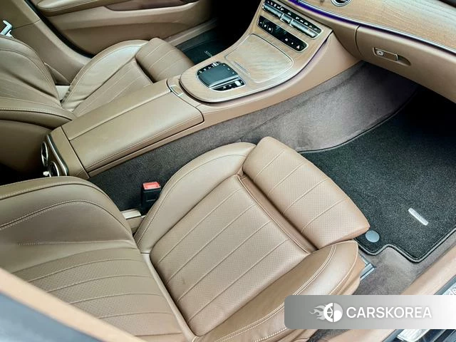 Mercedes-Benz E-Class 2022 Черный из Китая, фото 2