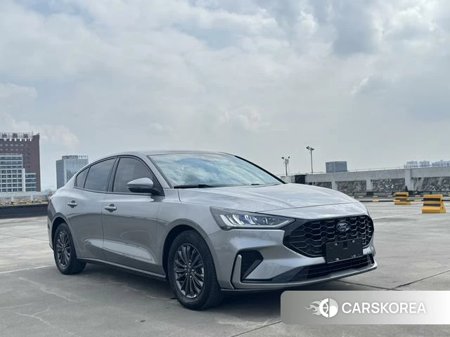 Ford Focus 2023 Серебристо-серый из Китая, фото 2