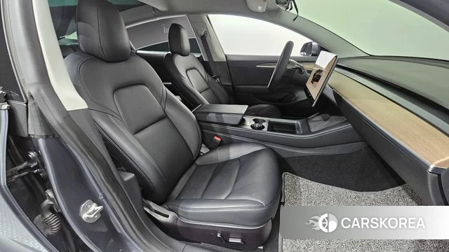 Tesla Model 3 2022 Серый из Кореи, фото 2