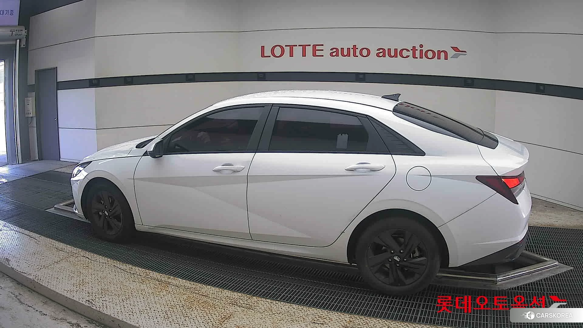 Hyundai Avante 2023 Polar White из Кореи, фото 2