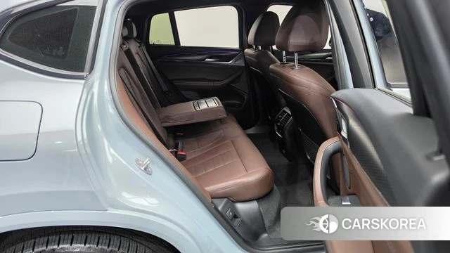 BMW X4 (G02) 2023 Серебристо-серый из Кореи, фото 2