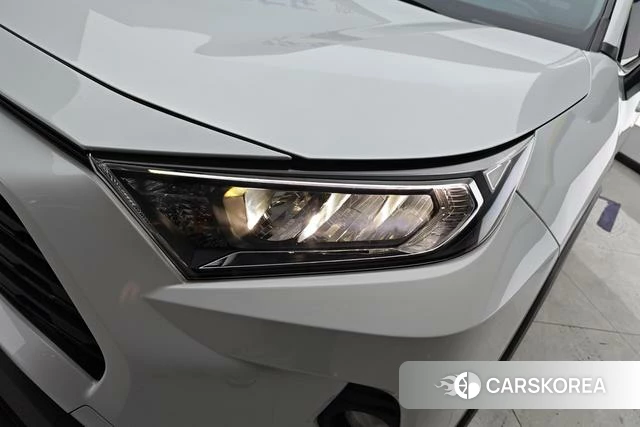Toyota RAV4 2022 Белый из Китая, фото 2