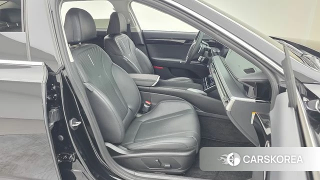 Hyundai Grandeur Hybrid (GN7) 2024 Черный из Кореи, фото 2