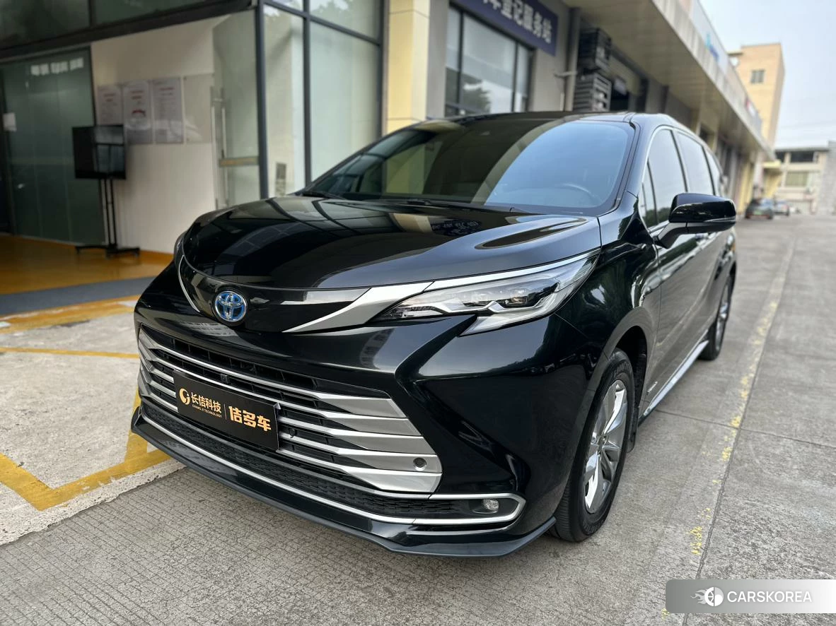 Toyota Sienna 2021 Черный из Китая, фото 2