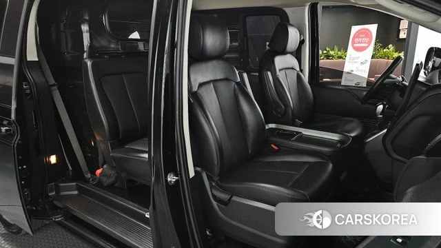 Hyundai Staria 2023 Черный из Кореи, фото 2