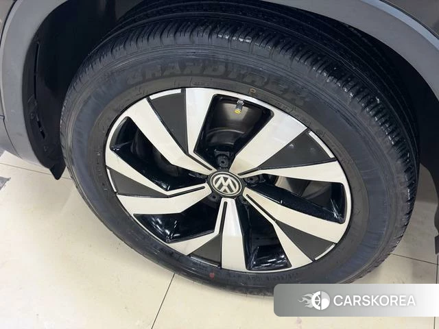 Volkswagen Tayron 2021 Черный из Китая, фото 2