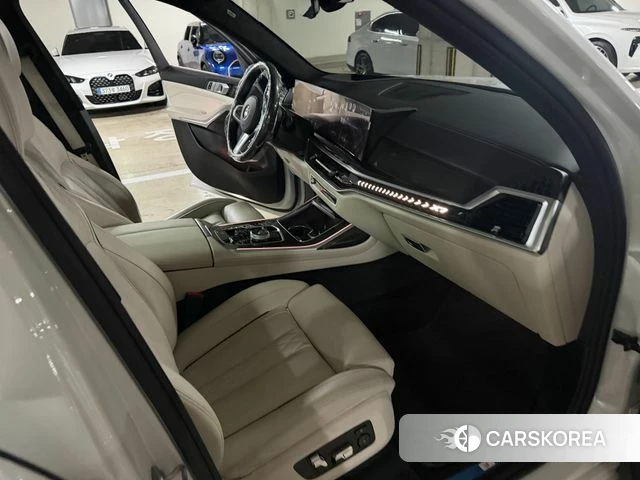 BMW X7 (G07) 2025 Белый из Кореи, фото 2