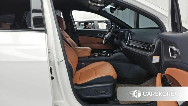 Kia Sportage 5th Generation Hybrid 2024 Белый из Кореи, фото 2
