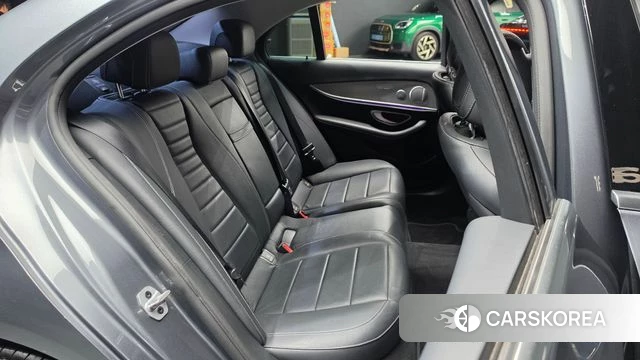Mercedes-Benz E-Class W213 2019 Серый из Кореи, фото 2