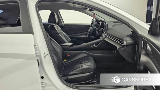 Hyundai Avante Hybrid (CN7) 2023 Белый из Кореи, фото 2