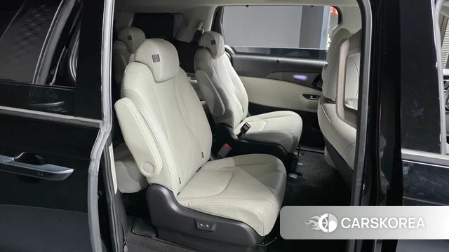 Kia Carnival 4th generation 2023 Черный из Кореи, фото 2