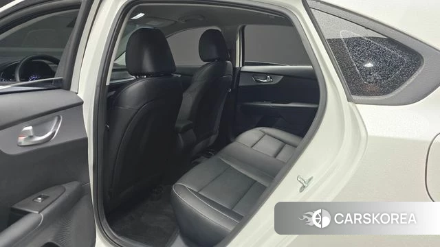 Kia The New K3 2nd generation 2022 Белый из Кореи, фото 2
