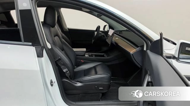 Tesla Model Y 2021 Белый из Кореи, фото 2